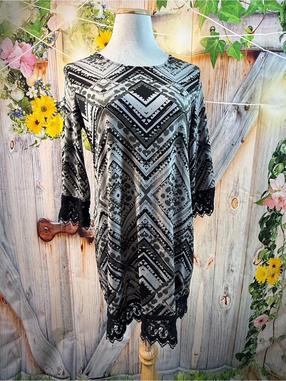 739-Alfani Black and Gray Geometric Lace-Trim Tunic